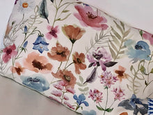 Load image into Gallery viewer, Summer Floral Cushion